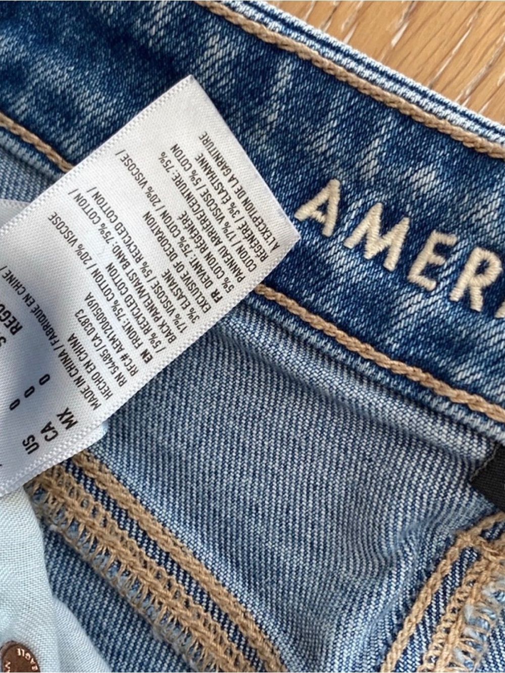 American Eagle Strigid Mom Jean size 0 - Picture 4 of 11